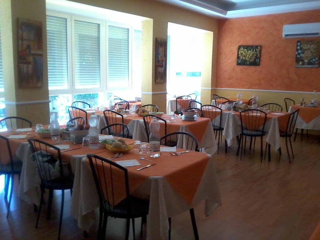 Hotel Oria Rimini Eksteriør billede